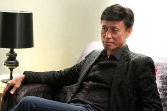 ca-si-tuan-ngoc-van-song-an-nhien-tu-tai.jpg